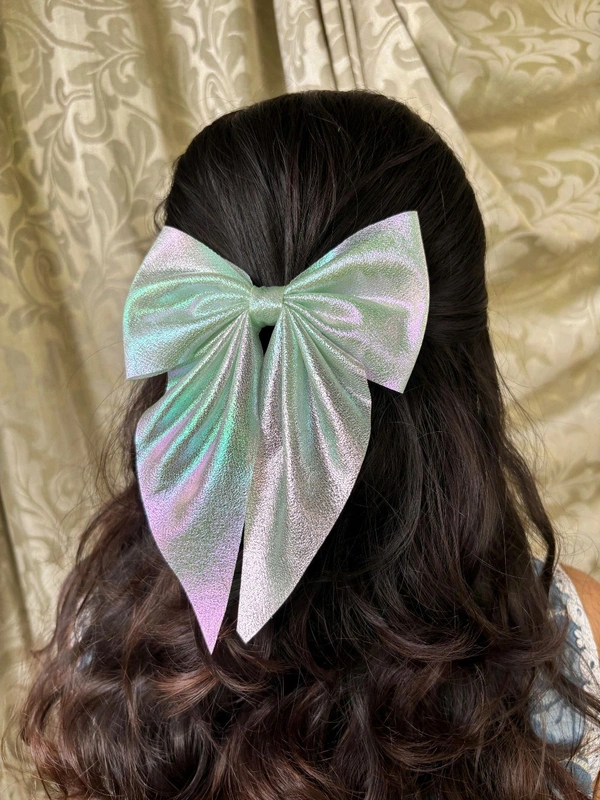 Ocean Holographic Bow