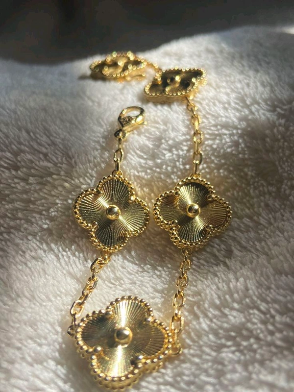 Golden Clover Bracelet 