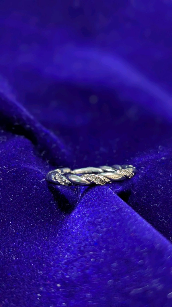Avanii Studded Ring