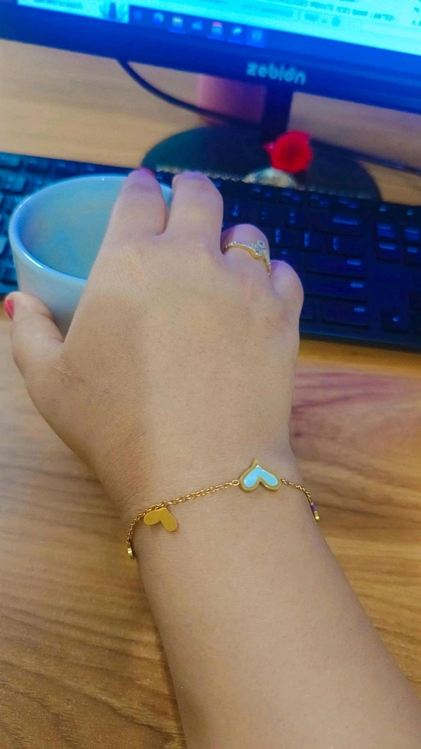 Amrya Heart Bracelet 