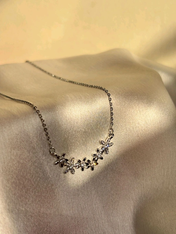 Silver Floral Necklace 