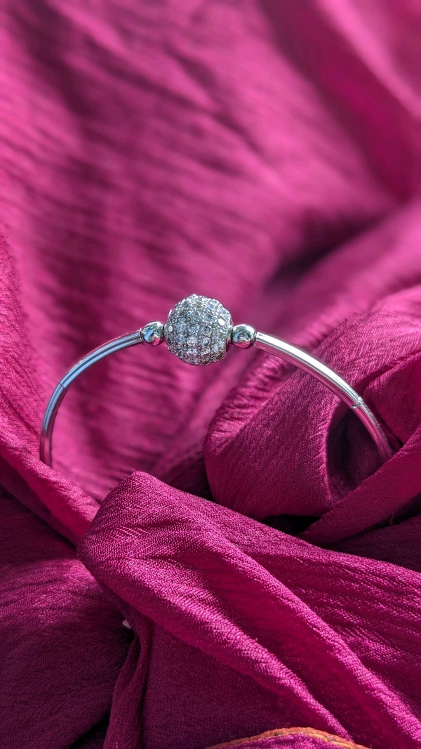 Dhruvi Adjustable Kada