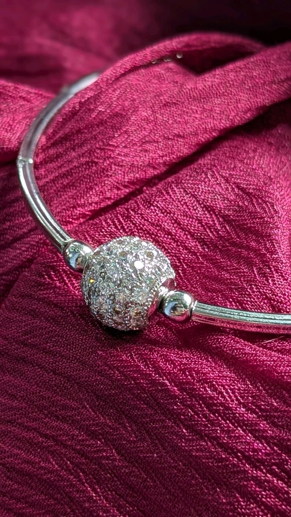 Dhruvi Adjustable Kada