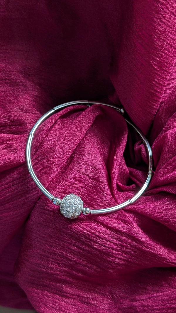 Dhruvi Adjustable Kada