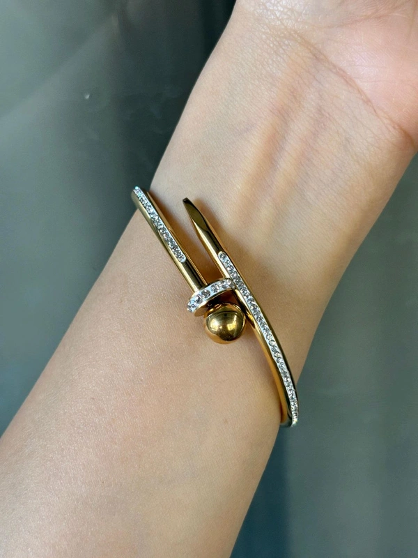 Celeb Styled Nail Bracelet 
