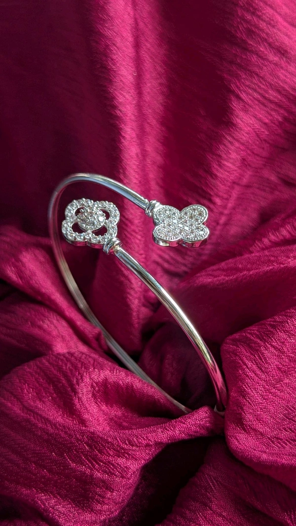 Jiya Adjustable Kada