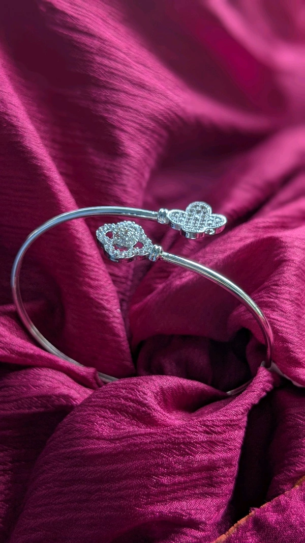 Jiya Adjustable Kada