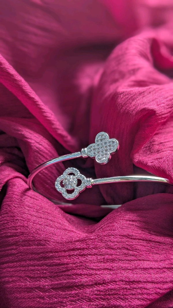 Jiya Adjustable Kada
