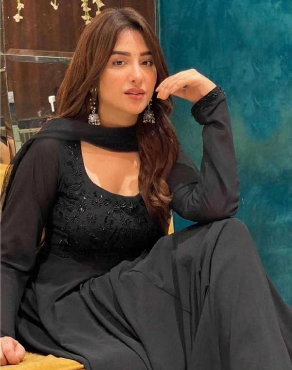 Black Suit With Dupatta