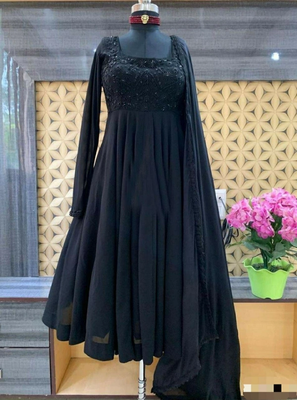 Black Suit With Dupatta