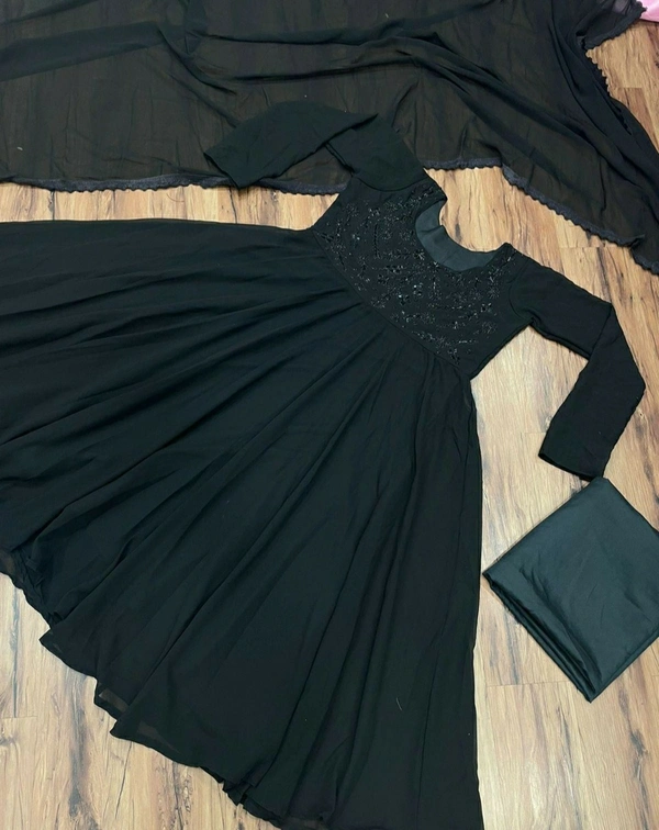 Black Suit With Dupatta