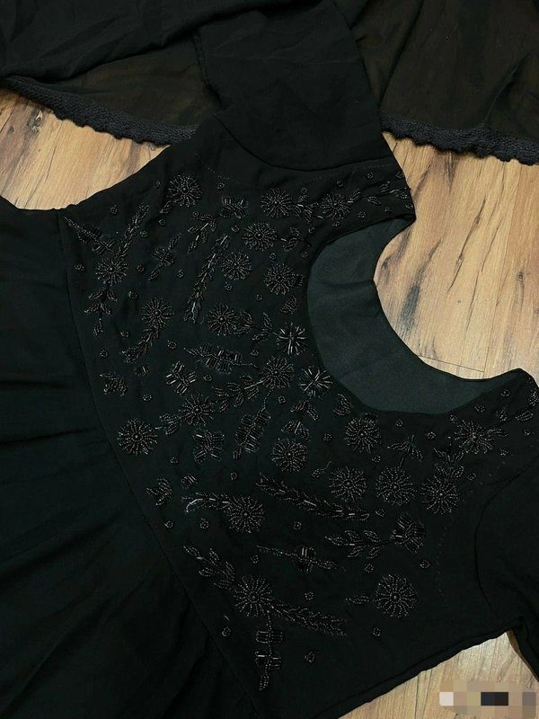 Black Suit With Dupatta