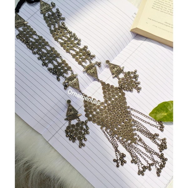 Long Necklace In Black Tone