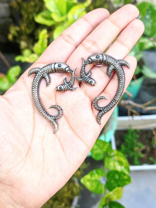 Fish Studs
