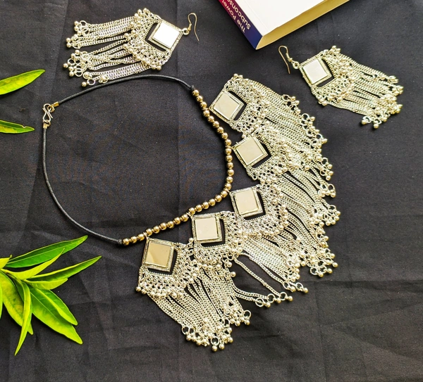 Mirror Necklace With Long Earrings