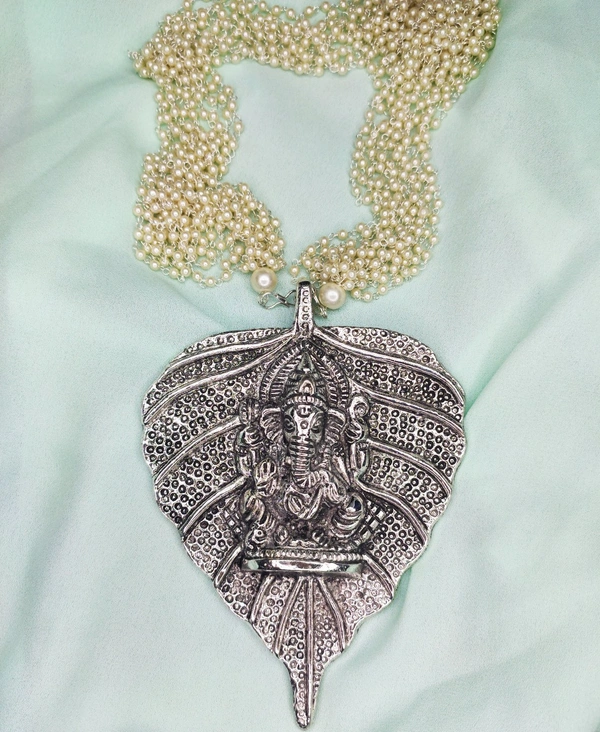 Ganesha pendant Necklace  - silver