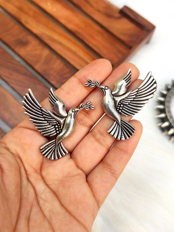 Pigeon Studs