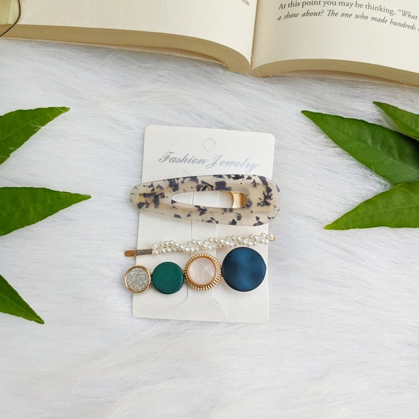 Set Of 3 Hair Clips 