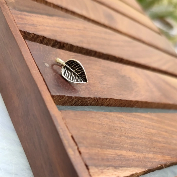 Leaf Nosepin 