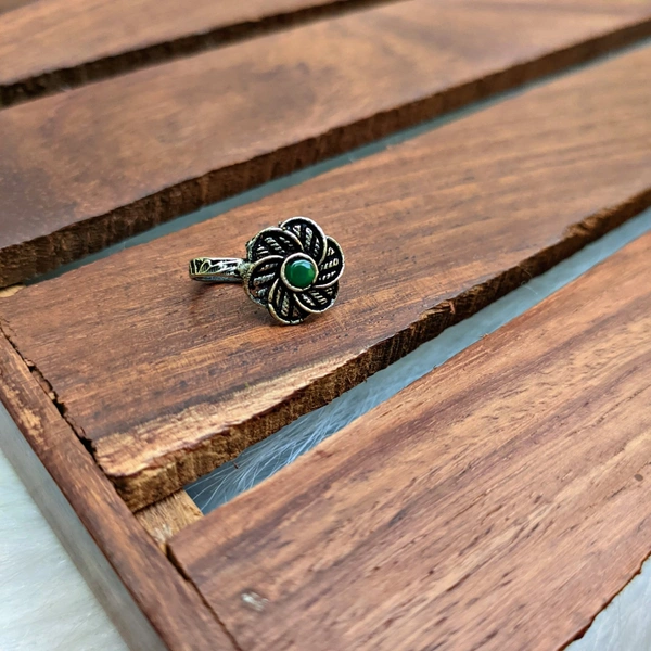 Overlapping Flower - green 