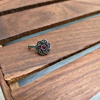 Overlapping Flower - red 