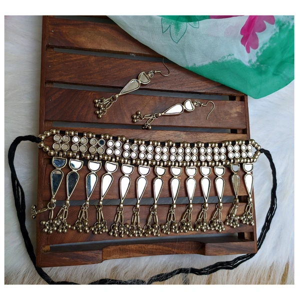 Spikes Mirror Choker 