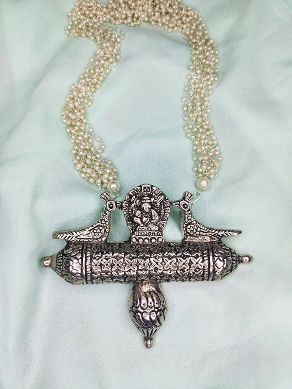 Big Pendant Necklace