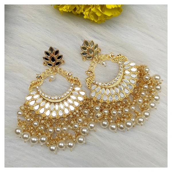 Sheesha Kundan Chandbaali - white