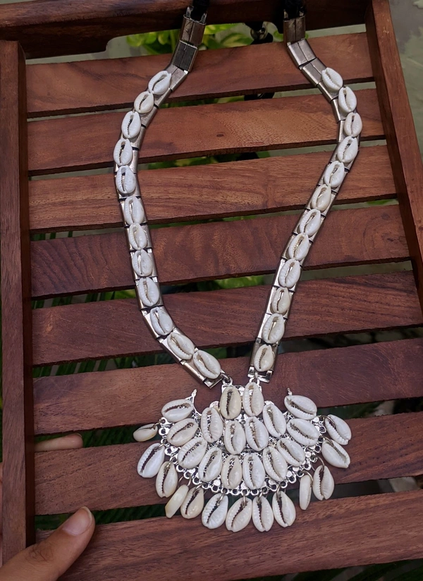 Cowrie Statement Necklace 