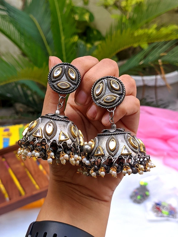 Kundan Fusion Oxidised Jhumka 
