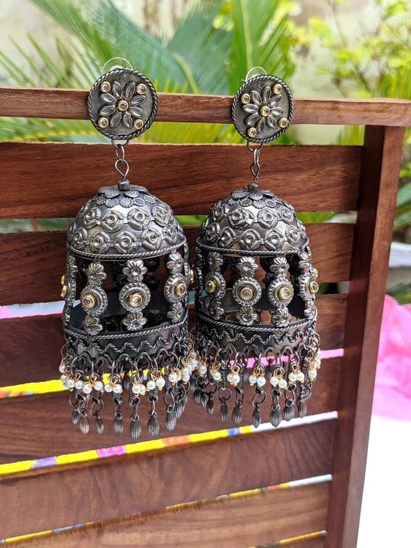 Kundan Fusion Cylindrical Dome Shape Jhumka 