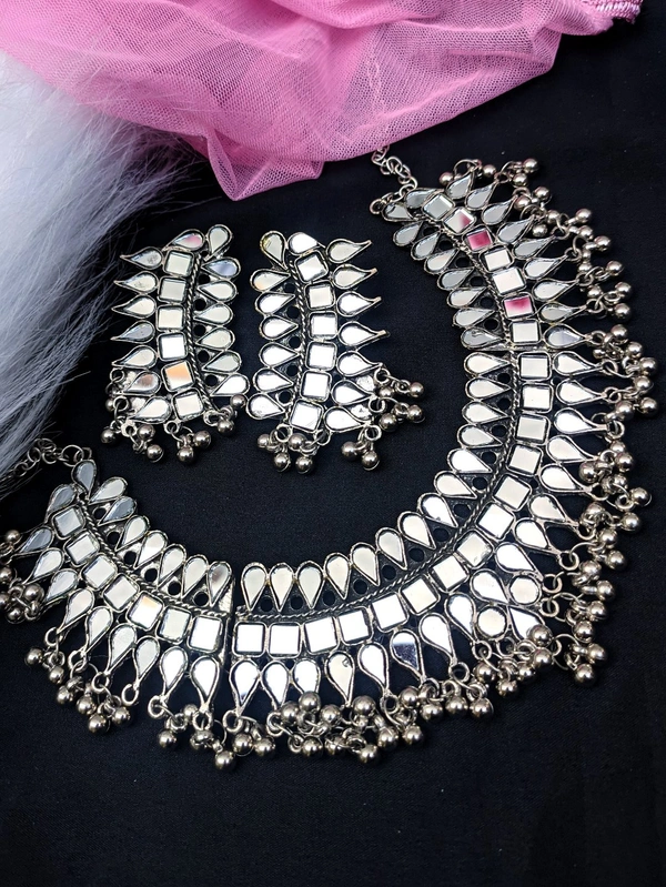 Mirror Necklace Set