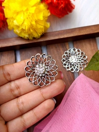Sunflower Studs