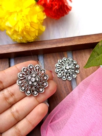 Small Studs 