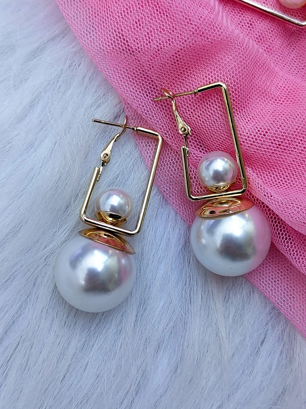 Pearl Hanging Earrings  - Gold
