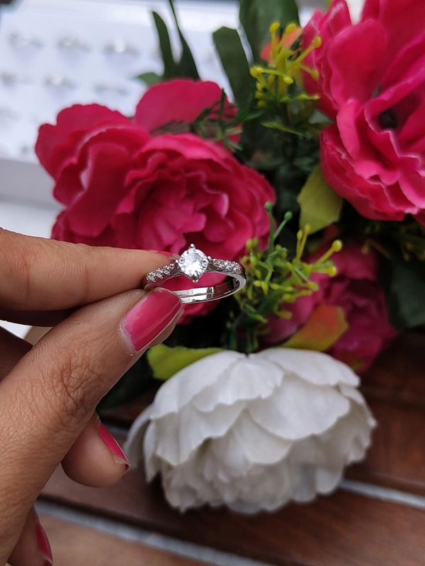 Solitaire Ring -02