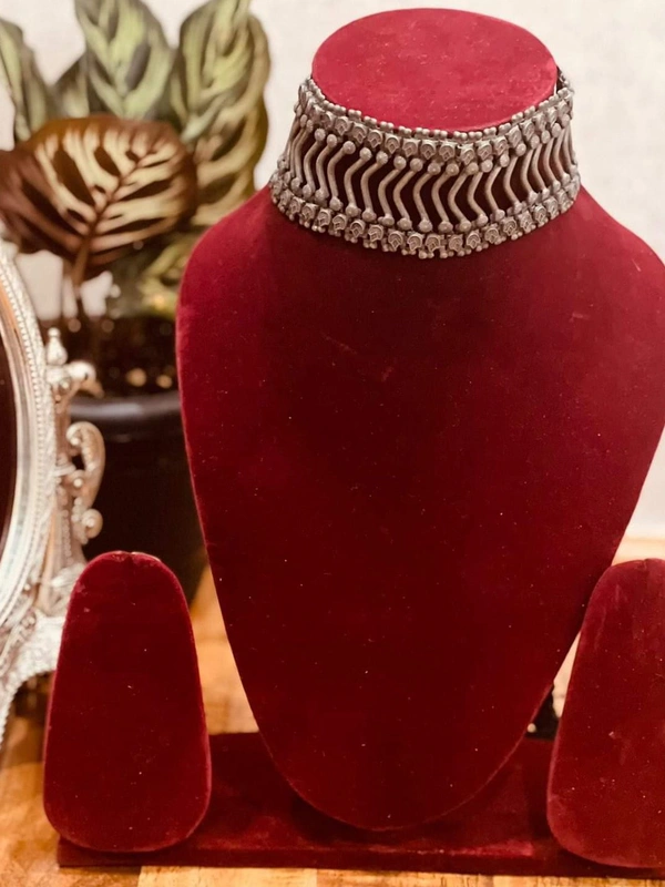 Antique Black Polish Choker 