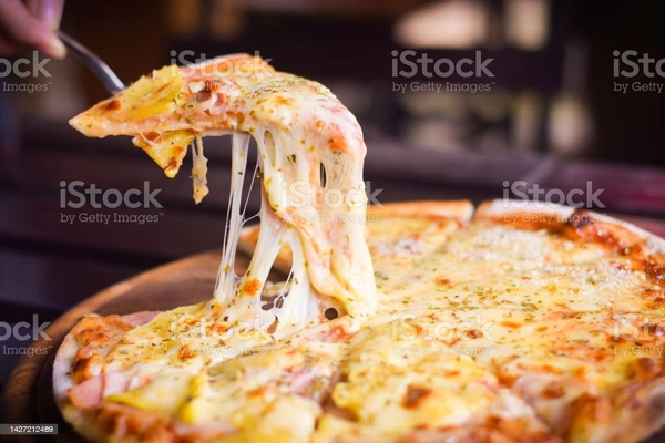 Spe.Cheeze Paneer Pizza