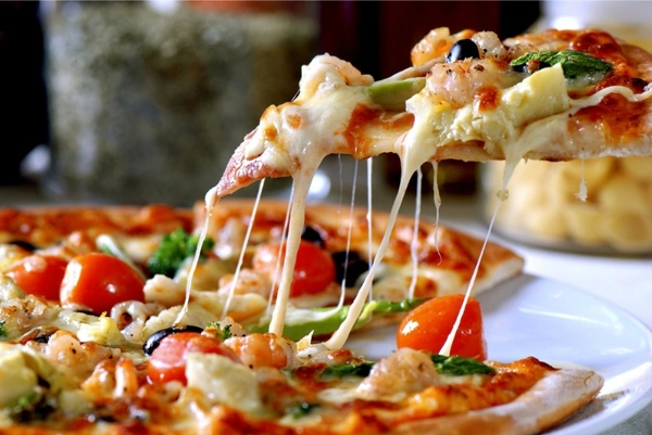 Onion And Tomato Pizza 
