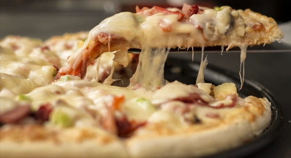 Mozzarella Cream Pizza