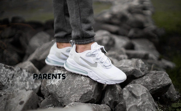 NIKE AIR MAX 270 REACT  - 44