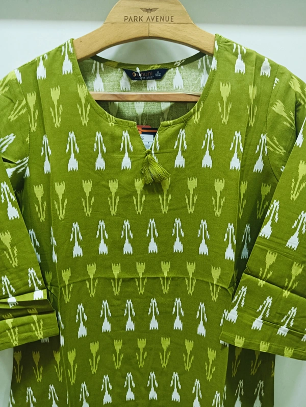 Dhuni By Avaasa Kurti - Medium, Green Leaf