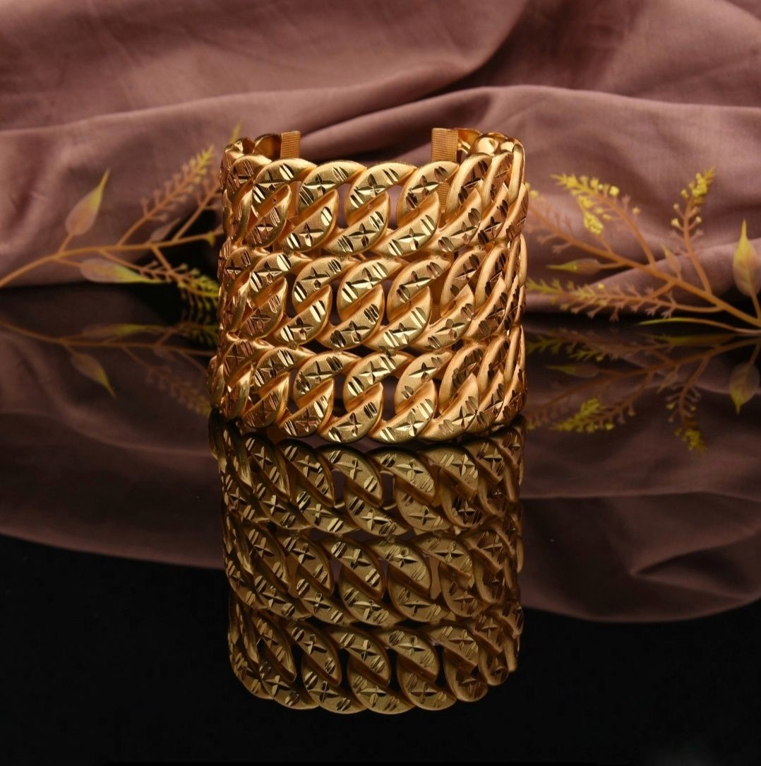 Zina Big Wavy Wire Cuff Bracelet - The Jewelbox