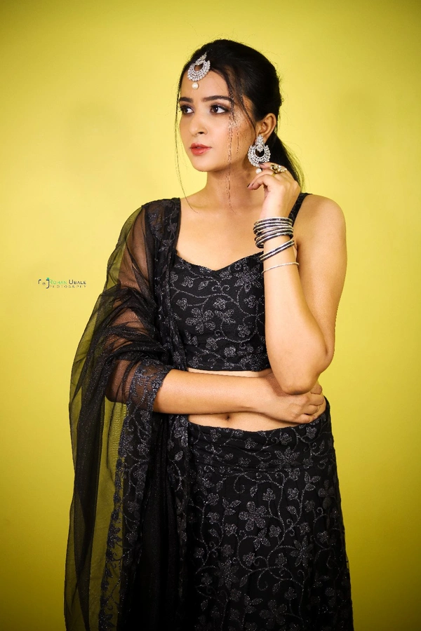 Purva's Closet Black Colour Bridesmaids Lehenga Choli With Dupatta - Black, M