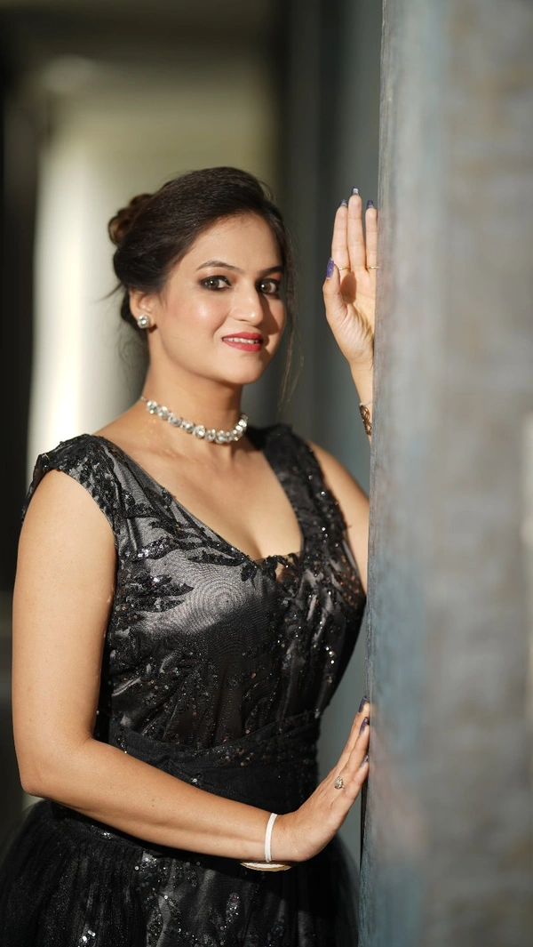 Purva's Closet Black Sequined Evening Dress With Detachable Trail - Black, freesize