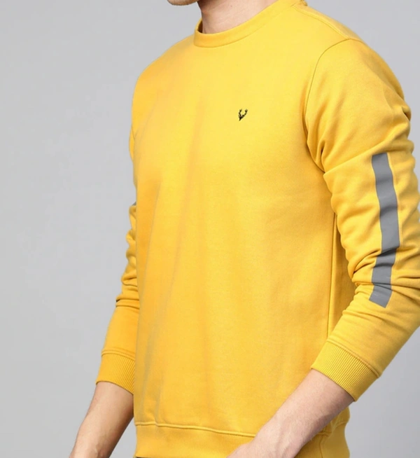 Sweat Shirts - M