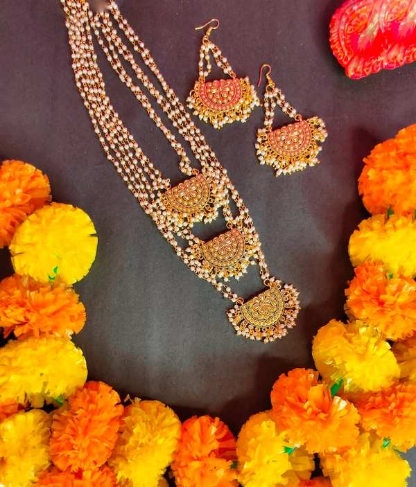 Gorgeous Pearl Golden - Necklace & Earring Set. 