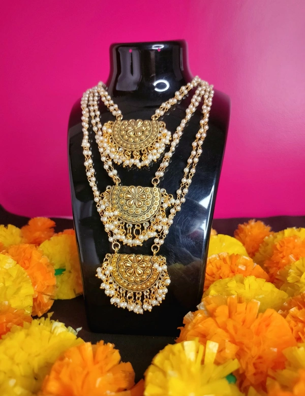 Gorgeous Pearl Golden - Necklace & Earring Set. 