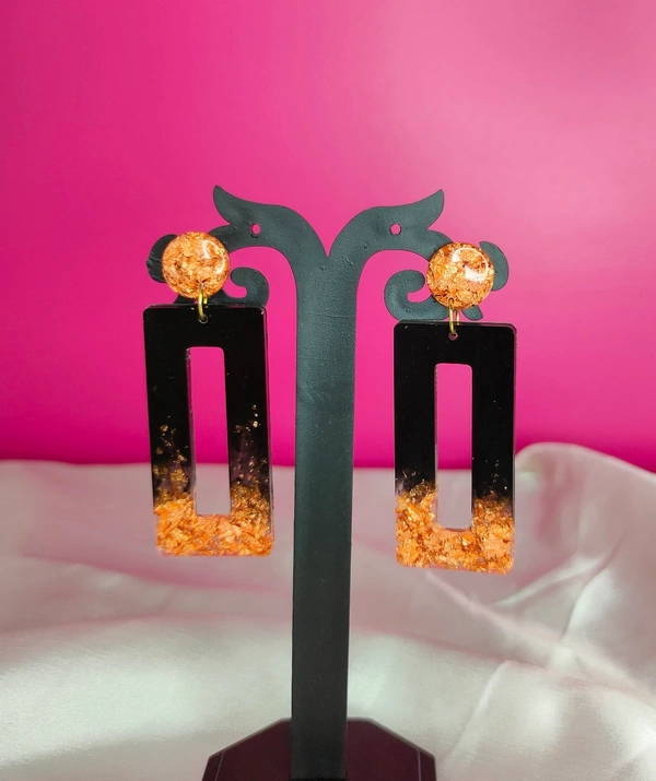 Resin Art- Bronze & Black Earring. 