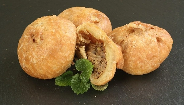 Pyaz Kachori : Per Piece